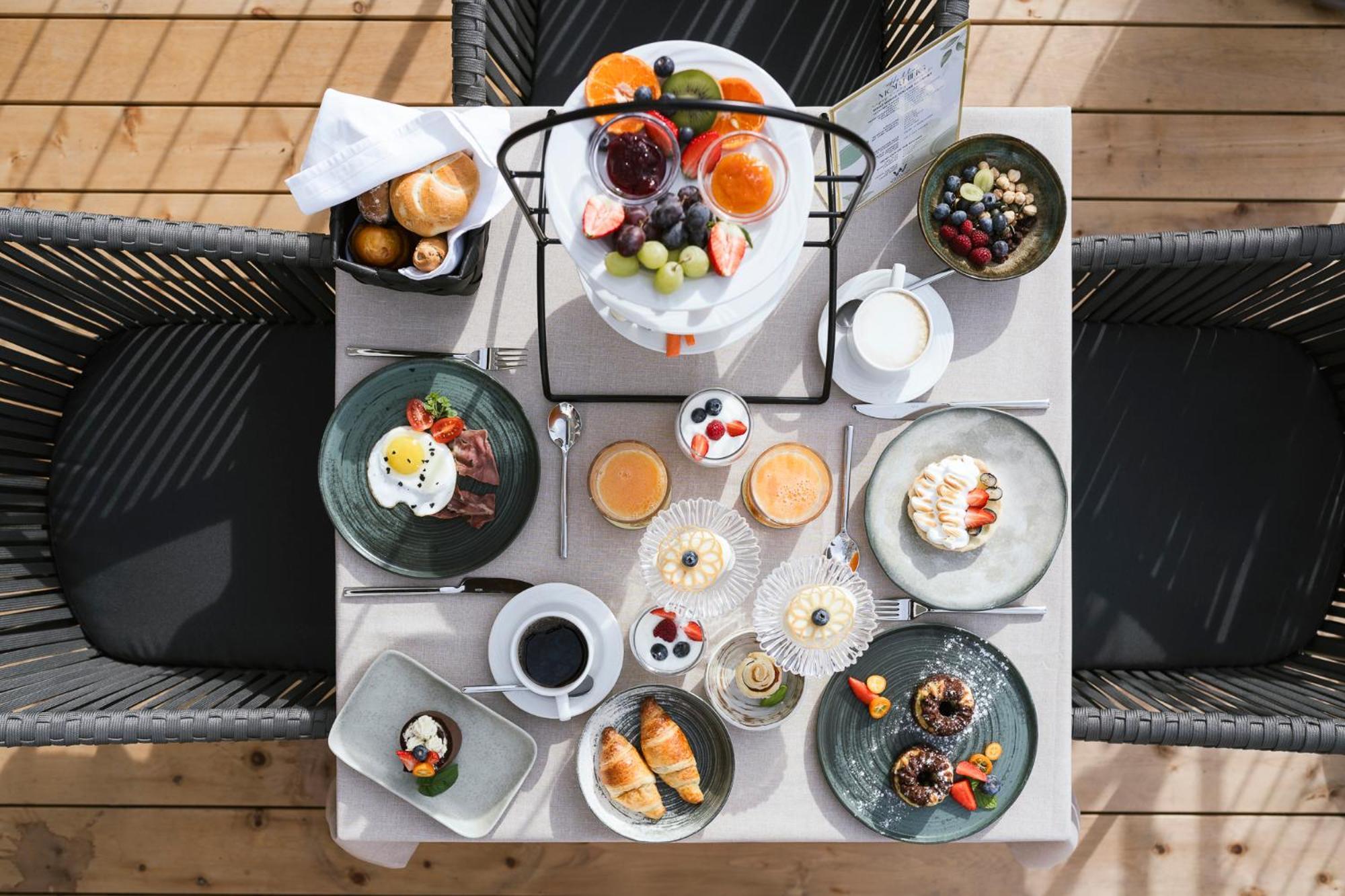 Boutique Hotel Wiesenhof - Adults Only Lana Bagian luar foto